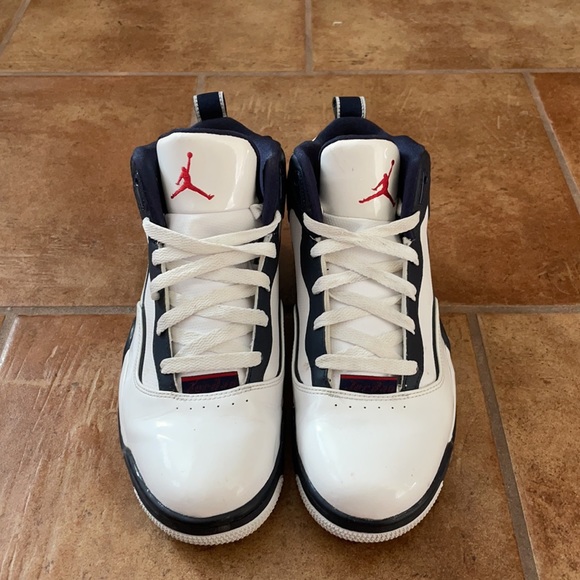 Throwback Jordan’s - Picture 2 of 5